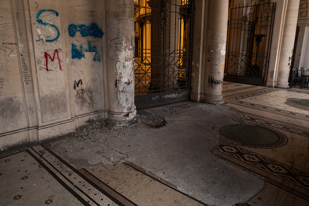 Messina, il pavimento musivo della Galleria Vittorio Emanuele III versa in drammatiche condizioni.
