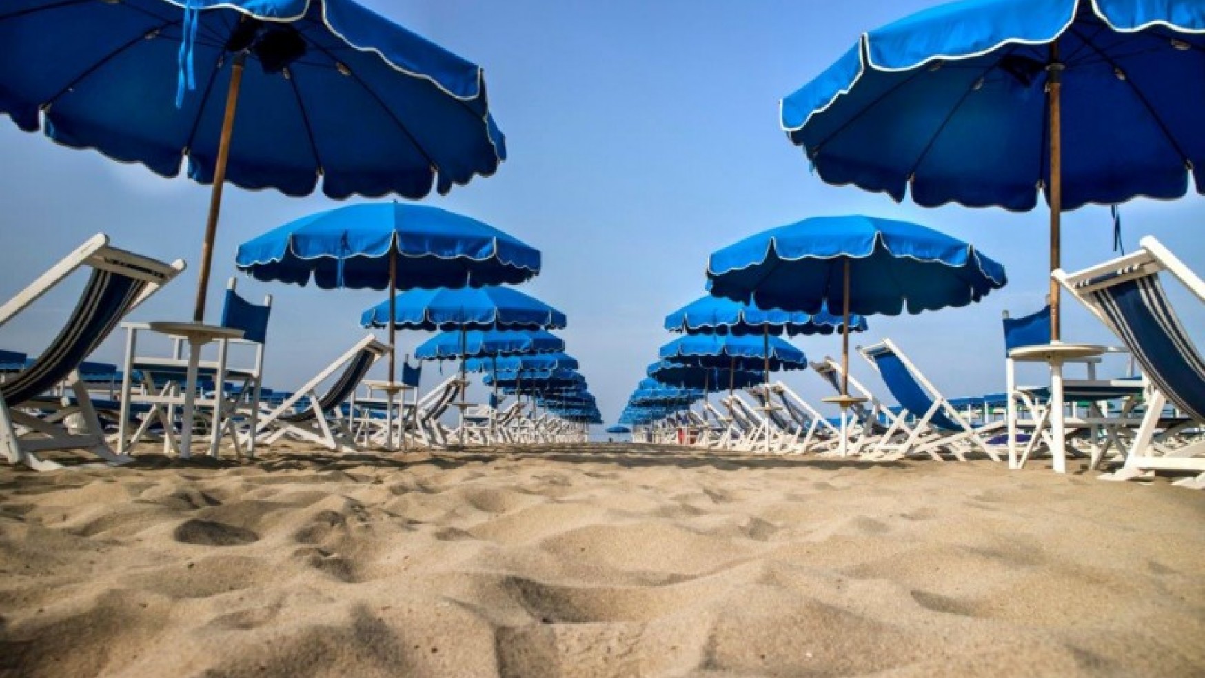 SPIAGGE ALL’ASTA, LO STOP ALLE CONCESSIONI BALNEARI: 115 MILIONI ALL’ANNO PER LO STATO, 12 MILIARDI DI AFFARI