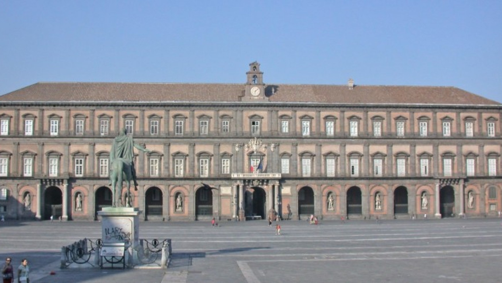 NAPOLI, RISCHIA IL TRASLOCO LA BIBLIOTECA NAZIONALE DI BENEDETTO CROCE