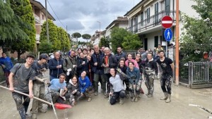 ALLUVIONE volontari gruppo