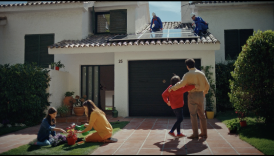 ENEL, NUOVA CAMPAGNA “FORMIDABILE” CON LA VOCE DI CHARLES AZNAVOUR: LUCE, GAS E FIBRA