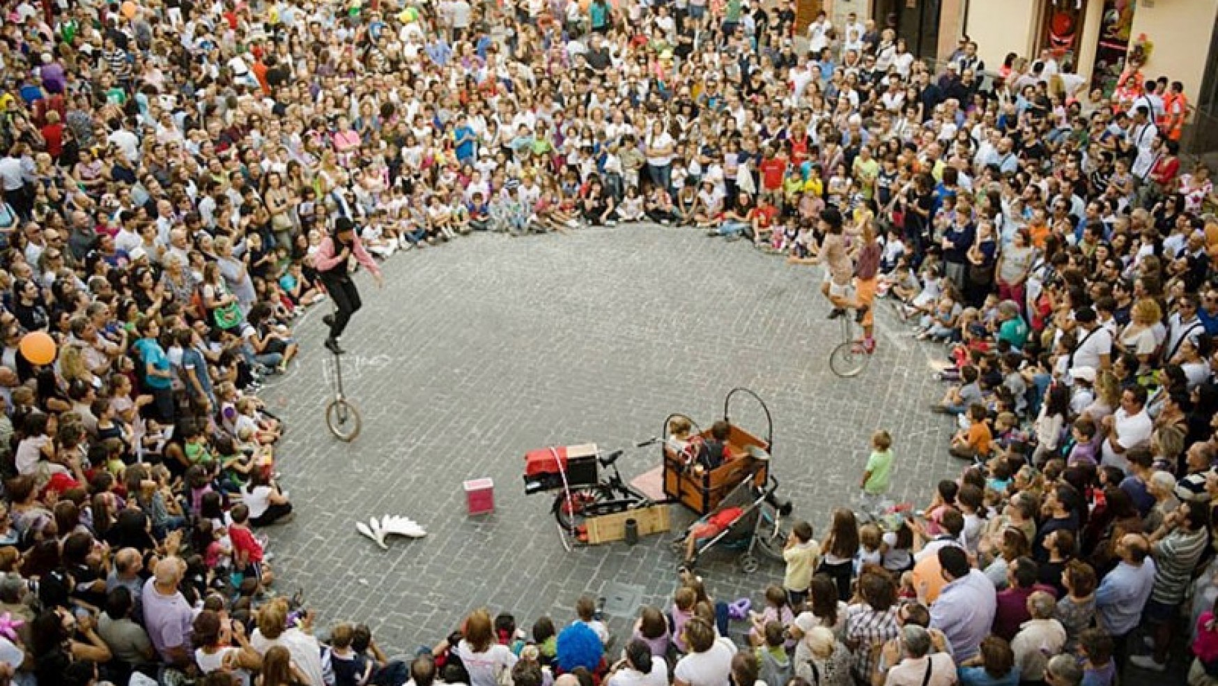I GIOVANI TRA FESTIVAL CULTURALI E SOCIAL MEDIA: DUE RICERCHE PROMOSSE DA INTESA SANPAOLO