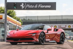 FERRARI elettrica