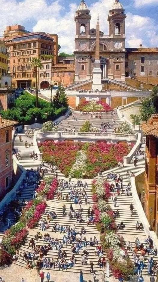 ROMA - LA SCALINATA DI TRINITA' DEI MONTI IN FIORE
